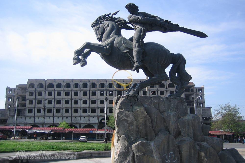 مجسمه ساسونتسی داوید در ایروان - ارمنستان | علاءالدین تراول