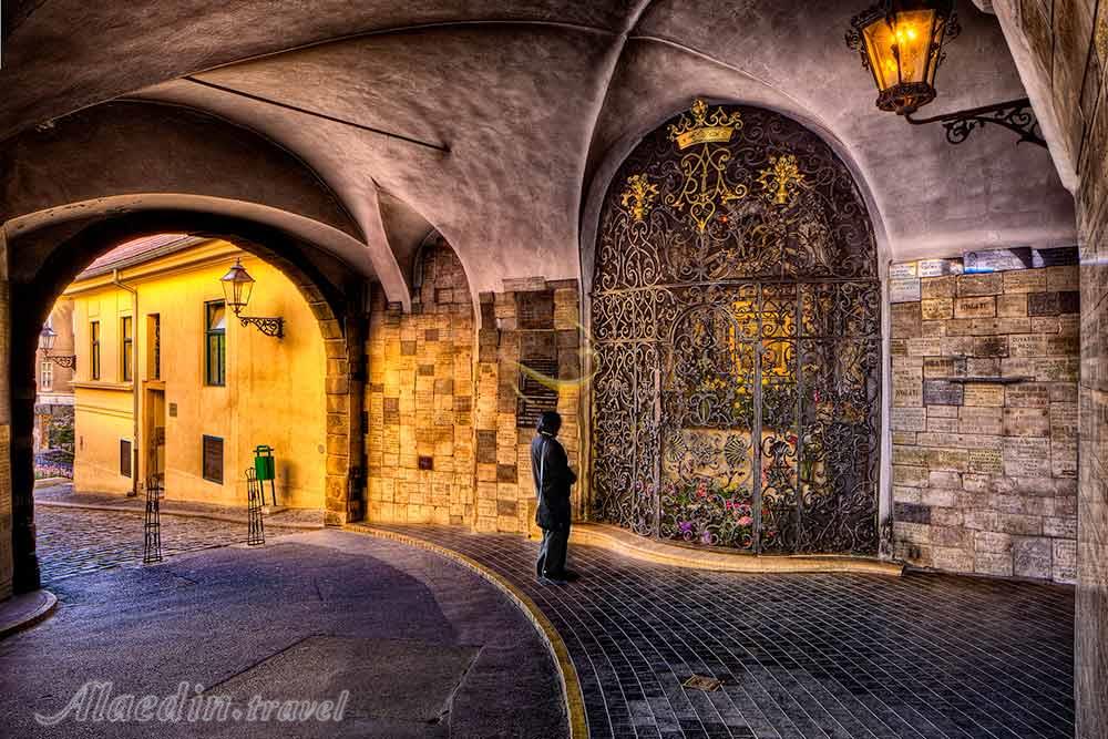 دروازه سنگی زاگرب | علاءالدین تراول