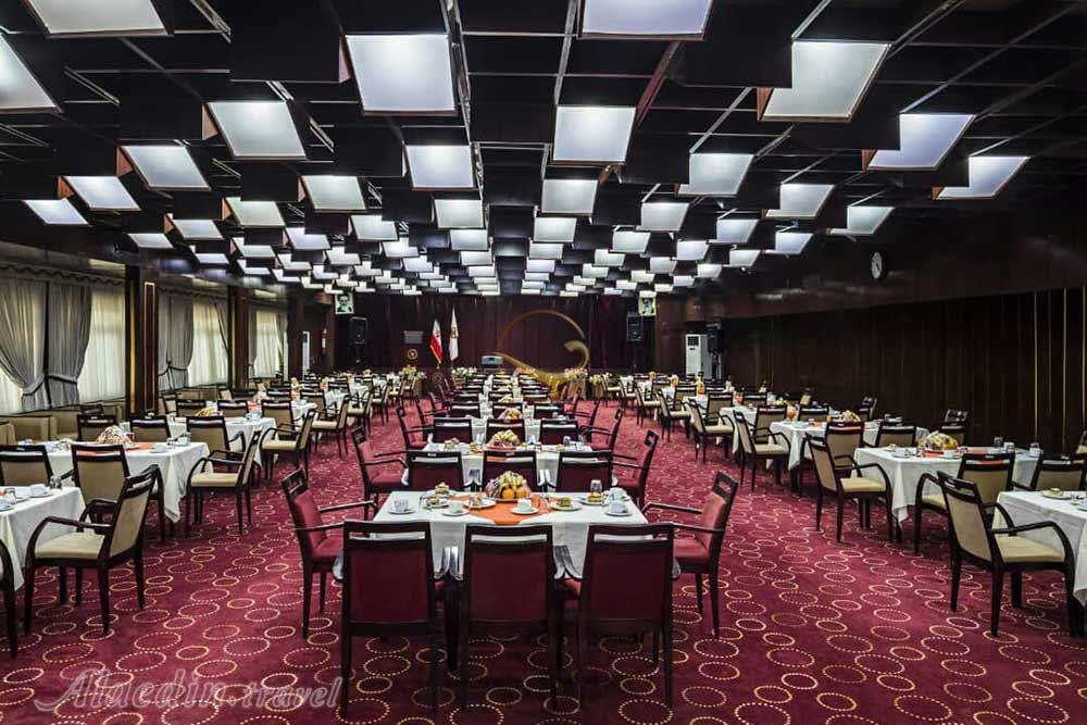 سالن همایش هتل پارس اهواز | علاءالدین تراول