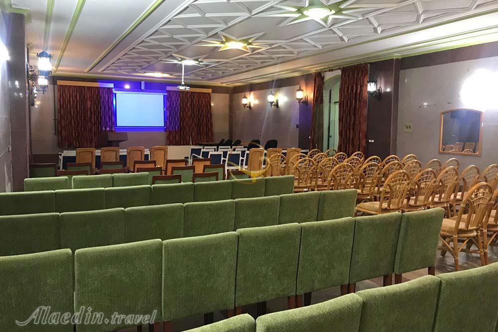 سالن همایش هتل مروارید صدرا بهشهر | علاءالدین تراول