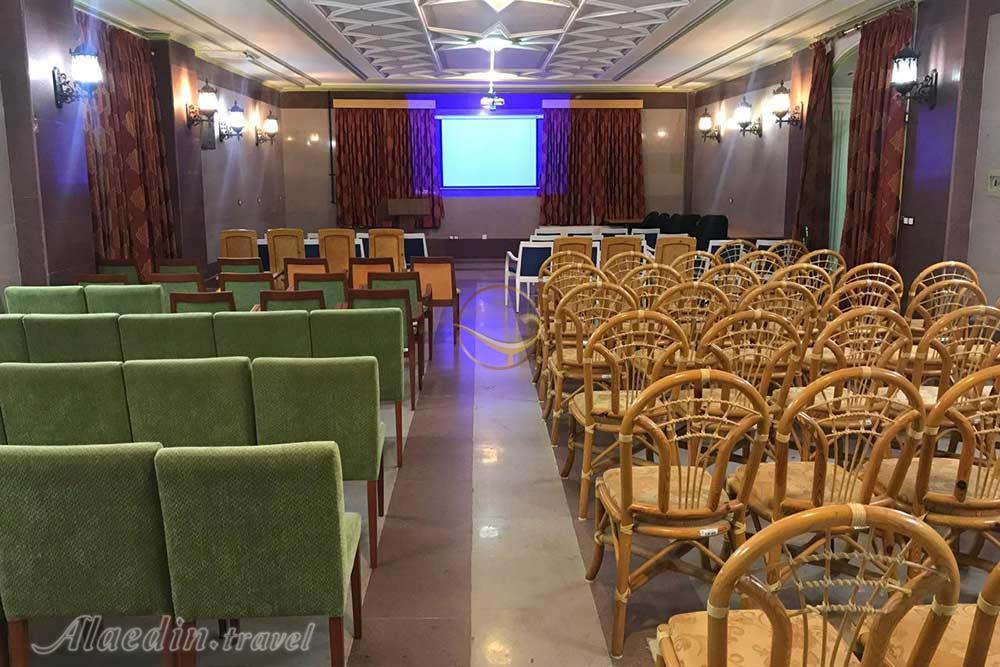 سالن همایش هتل مروارید صدرا بهشهر | علاءالدین تراول