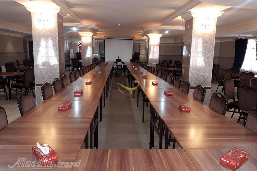 سالن هتل بام بروجن چهارمحال و بختیاری | علاءالدین تراول