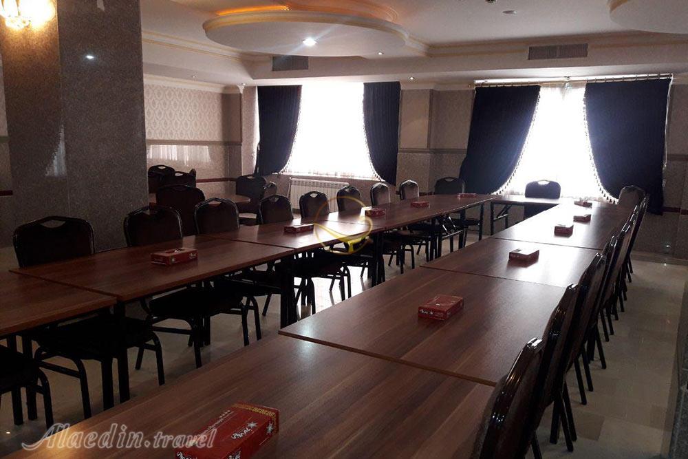 سالن هتل بام بروجن چهارمحال و بختیاری | علاءالدین تراول