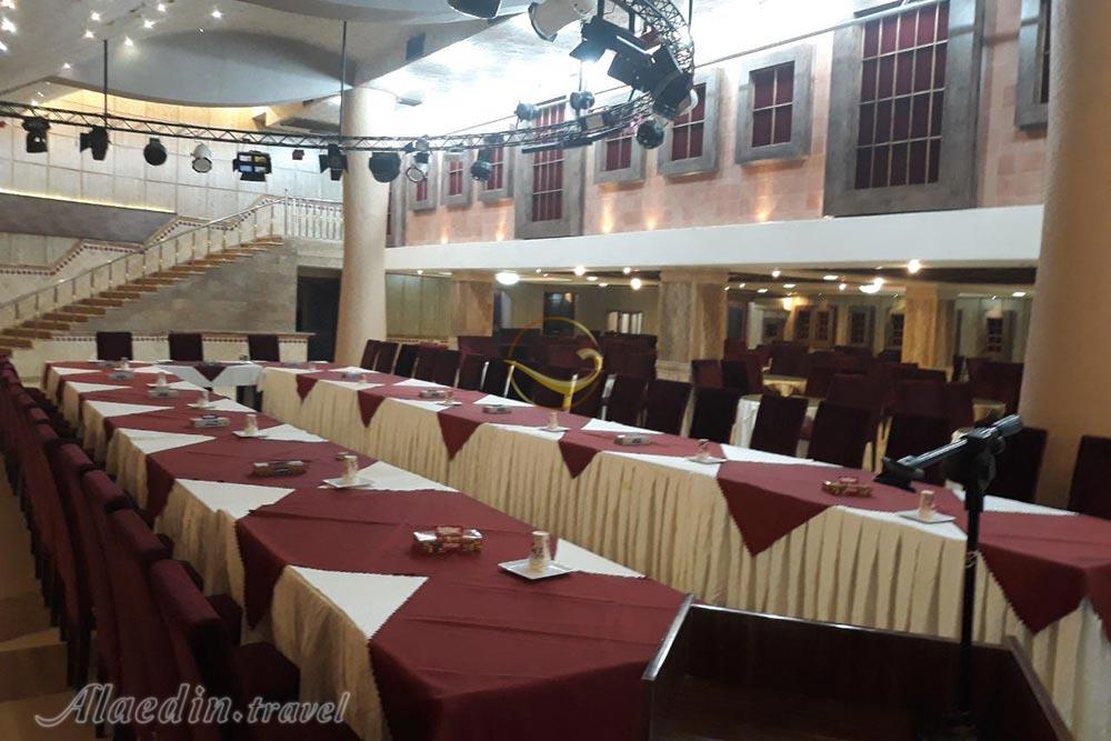 سالن های هتل معین فومن | علاءالدین تراول