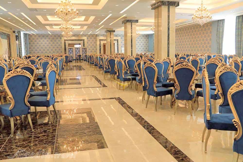 سالن آبی هتل امیران همدان | علاءالدین تراول