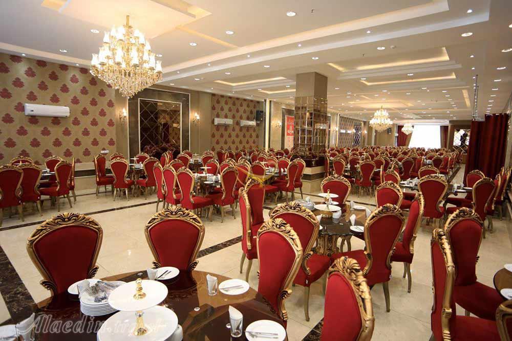 سالن قرمز هتل امیران همدان | علاءالدین تراول