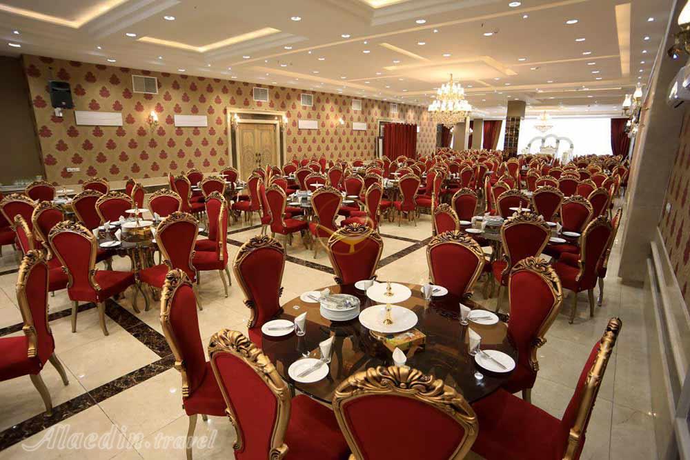 سالن قرمز هتل امیران همدان | علاءالدین تراول