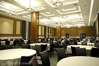 تالار زمرد هتل کتیبه همدان | علاءالدین تراول