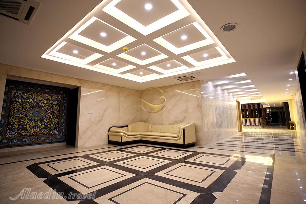 تالار زمرد هتل کتیبه همدان | علاءالدین تراول