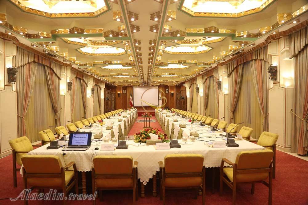 سالن آینه هتل عباسی اصفهان | علاءالدین تراول