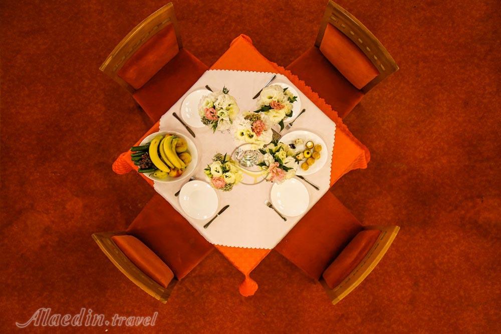 سالن فیروزه هتل عباسی اصفهان | علاءالدین تراول