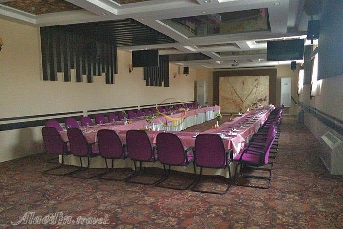 سالن نسیم هتل آسمان اصفهان