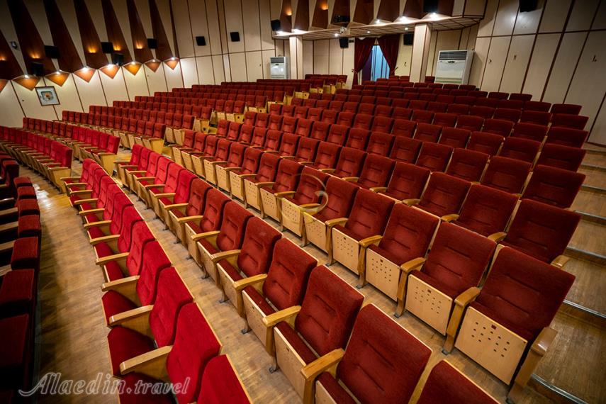 سالن هنرسرای خورشيد شهرداری اصفهان