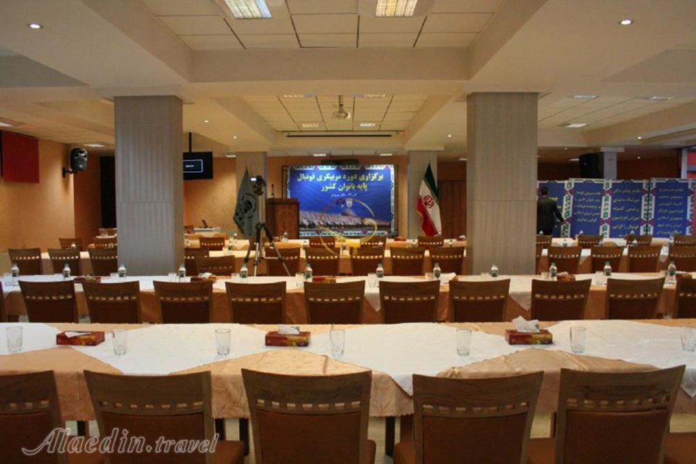 سالن اجتماعات هتل پیروزی اصفهان | علاءالدین تراول