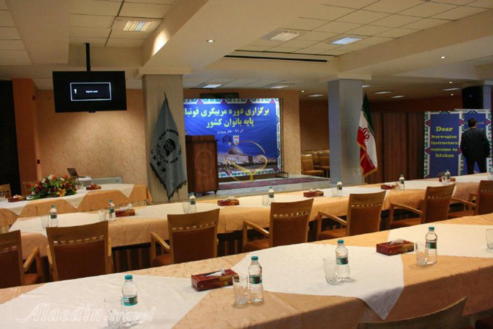 سالن اجتماعات هتل پیروزی اصفهان | علاءالدین تراول