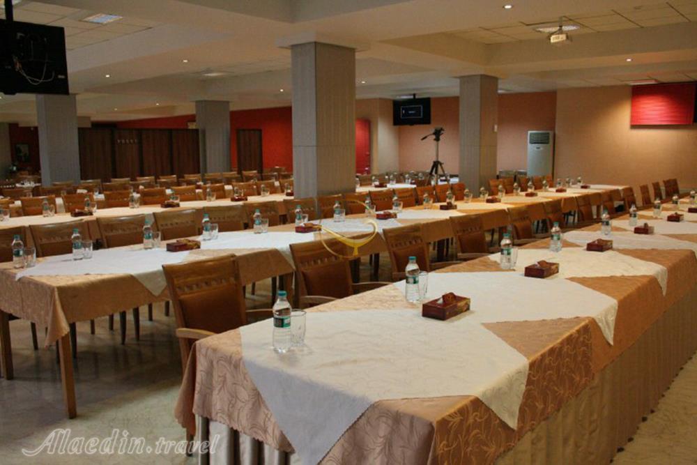 سالن اجتماعات هتل پیروزی اصفهان | علاءالدین تراول