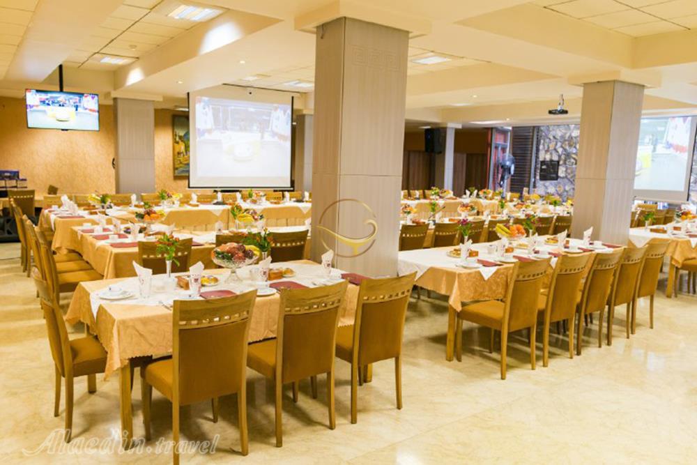 سالن اجتماعات هتل پیروزی اصفهان | علاءالدین تراول