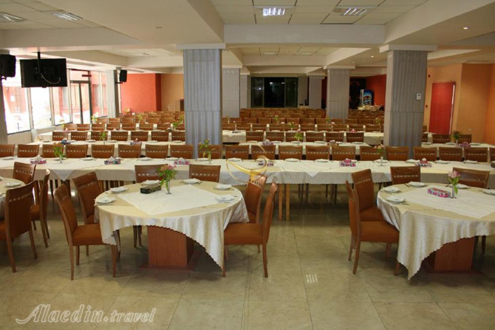 سالن اجتماعات هتل پیروزی اصفهان | علاءالدین تراول