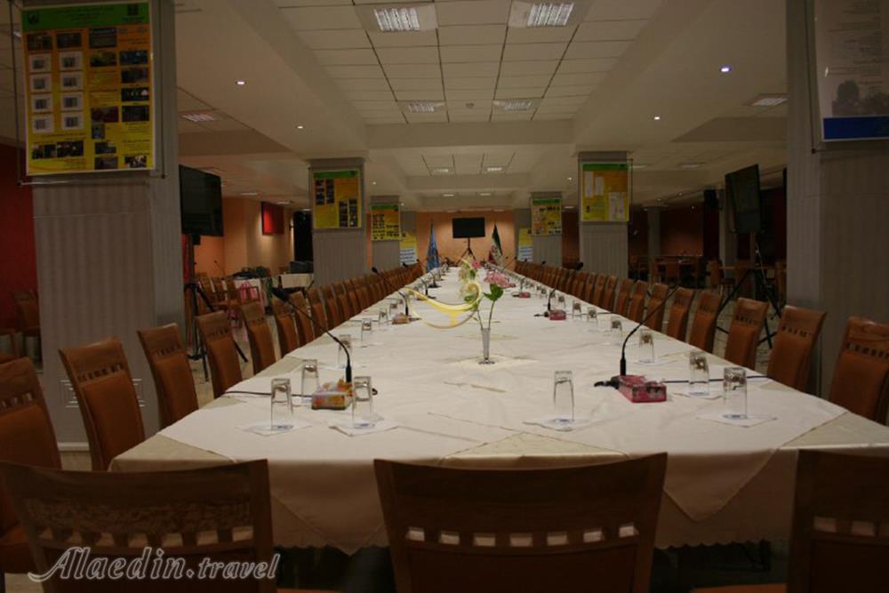 سالن اجتماعات هتل پیروزی اصفهان | علاءالدین تراول