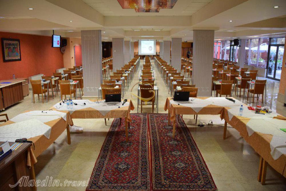 سالن اجتماعات هتل پیروزی اصفهان | علاءالدین تراول