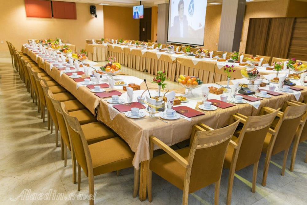 سالن اجتماعات هتل پیروزی اصفهان | علاءالدین تراول
