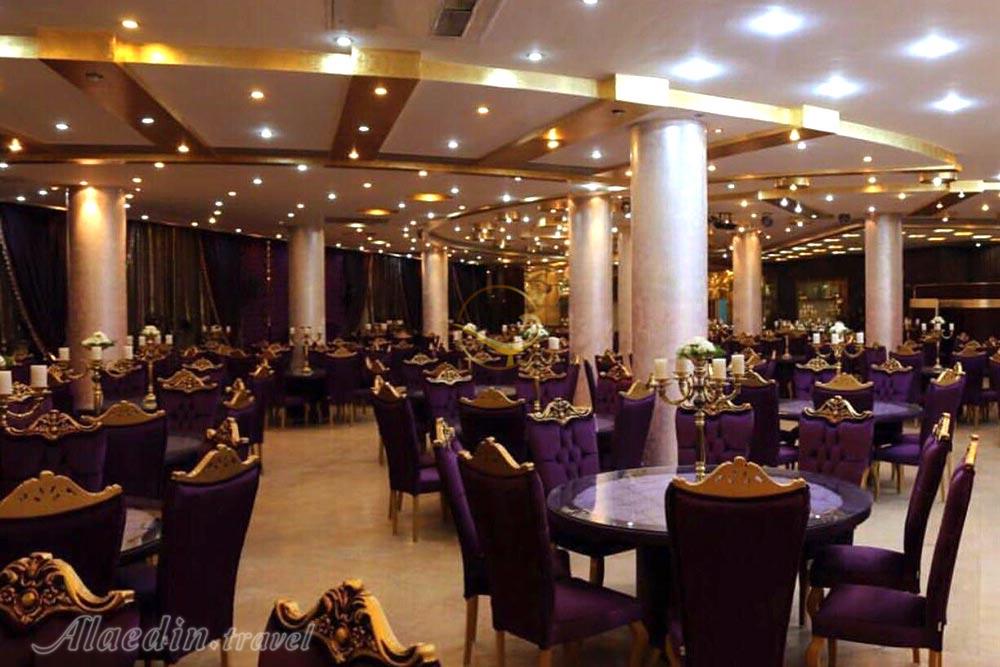 تالار پذیرایی برج قائم کرج | علاءالدین تراول