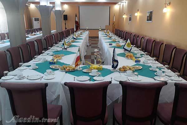 سالن ترنج هتل جهانگردی کرمان