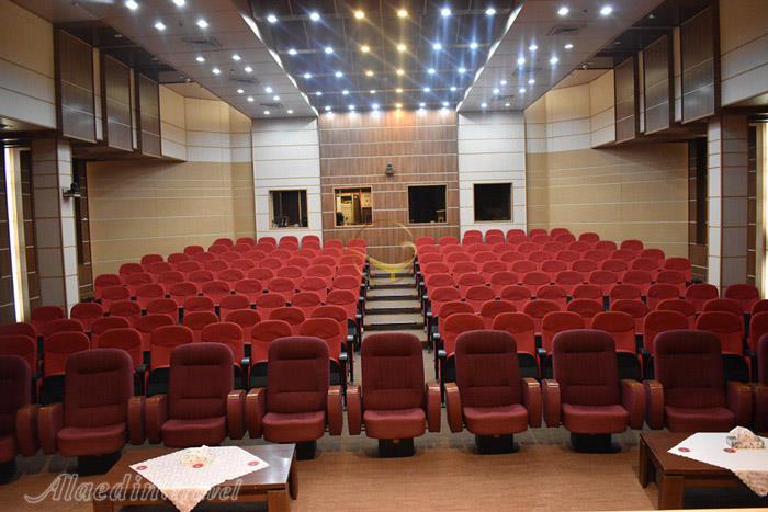 سالن آمفی تئاتر هتل پارسیان کرمانشاه | علاءالدین تراول