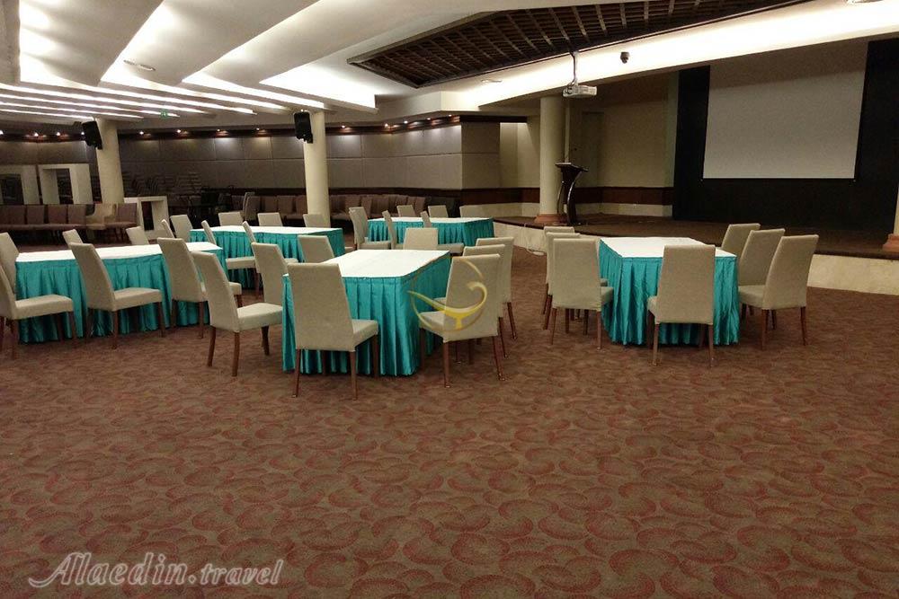 سالن های هتل مارینا پارک کیش | علاءالدین تراول