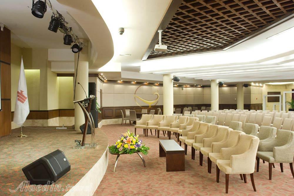 سالن های هتل مارینا پارک کیش | علاءالدین تراول