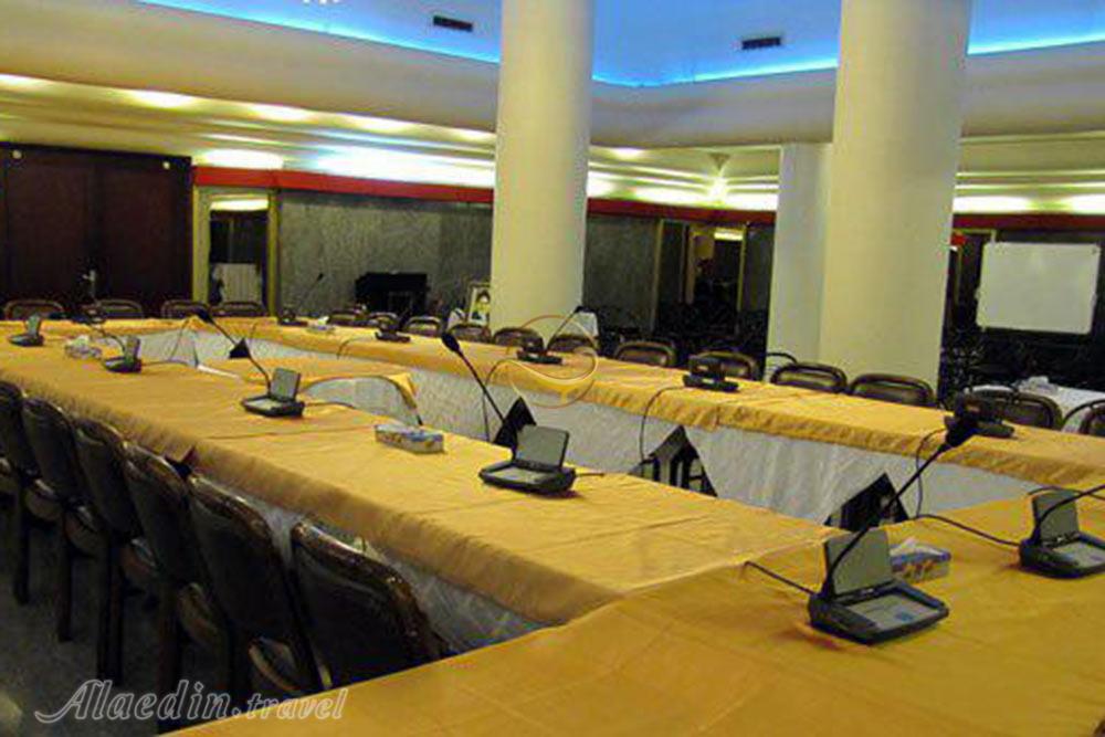 سالن زمرد هتل ایران مشهد | علاءالدین تراول