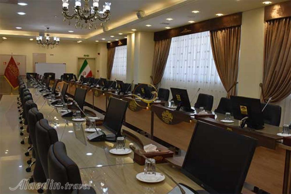 سالن کنفرانس هتل پارسیس مشهد | علاءالدین تراول