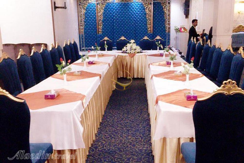 سالن های هتل پارسیا قم | علاءالدین تراول