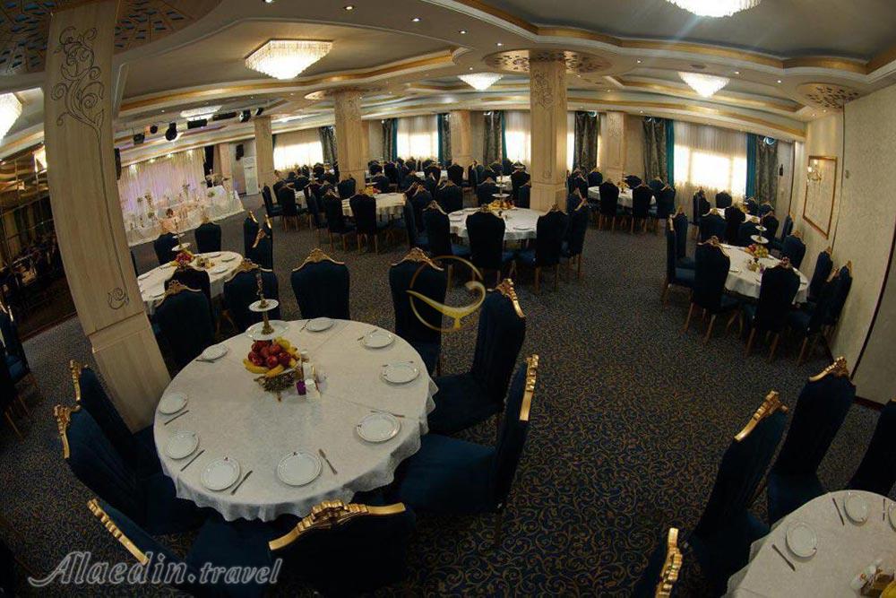 سالن های هتل پارسیا قم | علاءالدین تراول