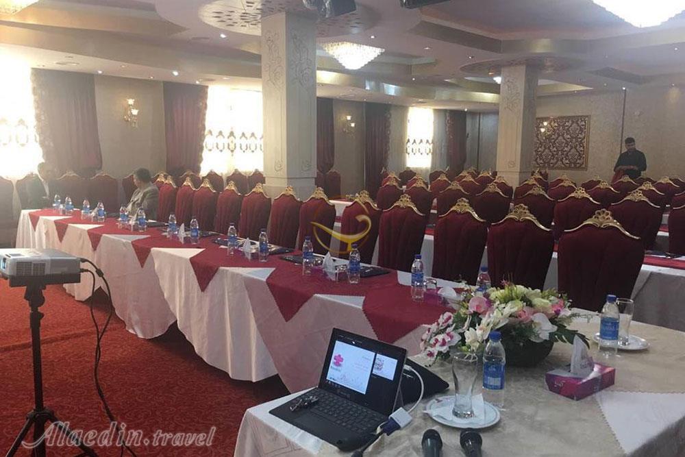 سالن های هتل پارسیا قم | علاءالدین تراول