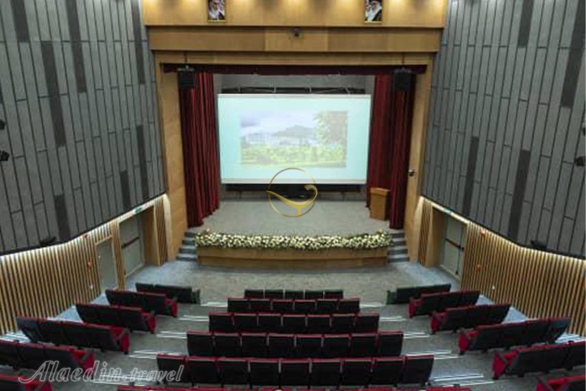 سالن آمفی تئاتر هتل پارسیان رامسر | علاالدین تراول