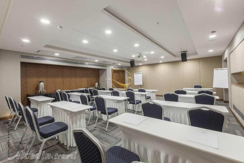 سالن های هتل کایا لاله پارک تبریز | علاءالدین تراول