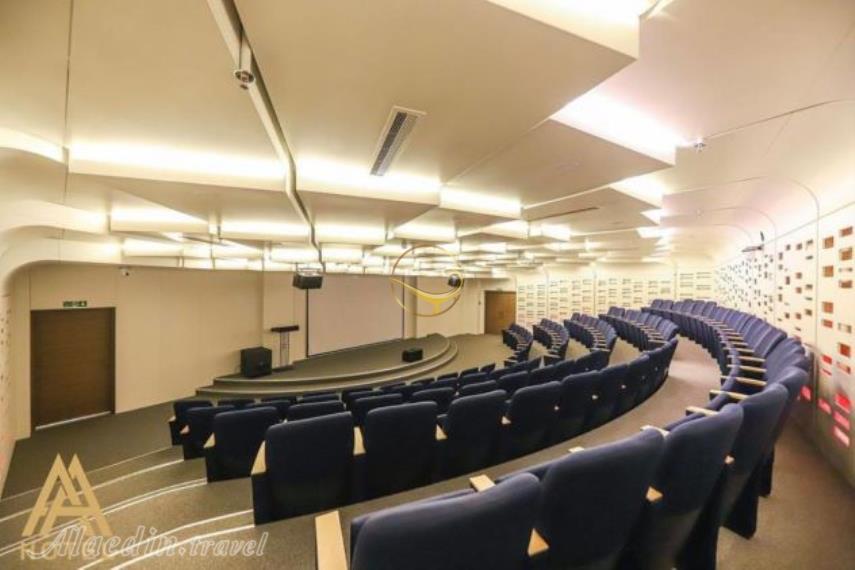 سالن آمفی تئاتر هتل آتانا