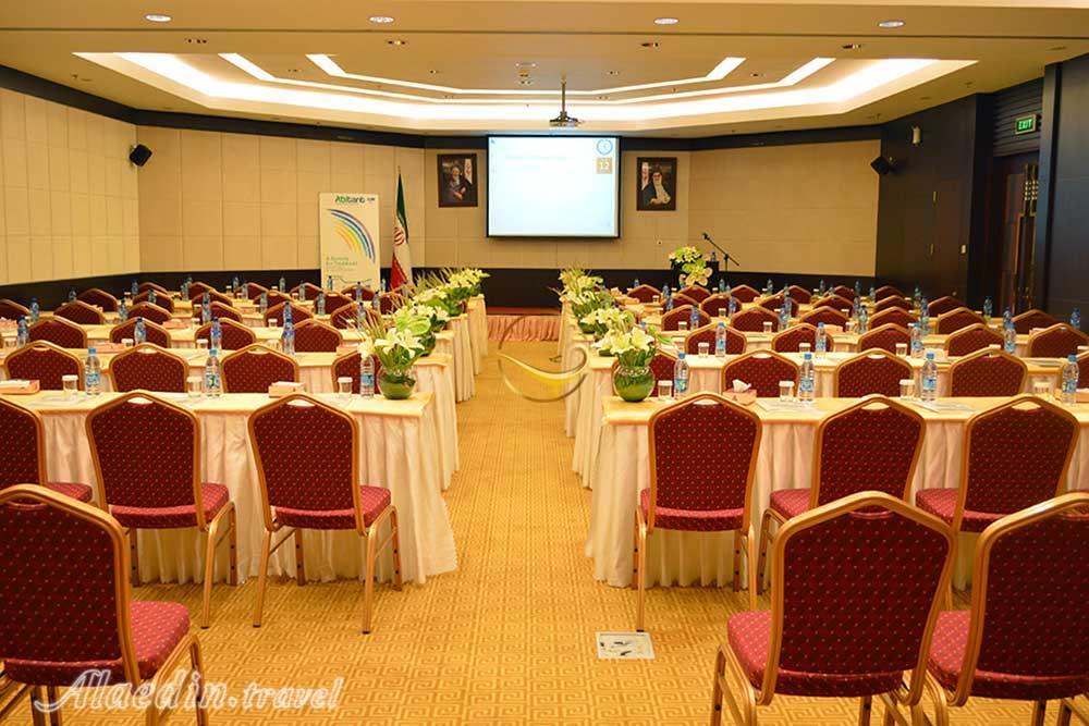 سالن های هتل پارسیان آزادی تهران | علاءالدین تراول