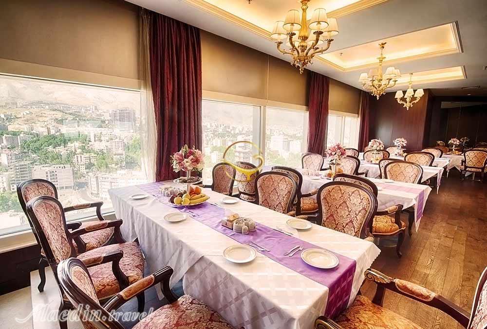 سالن های هتل پارسیان آزادی تهران | علاءالدین تراول