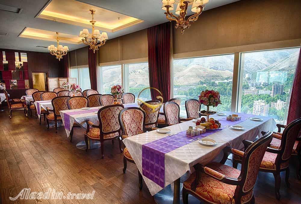 سالن های هتل پارسیان آزادی تهران | علاءالدین تراول