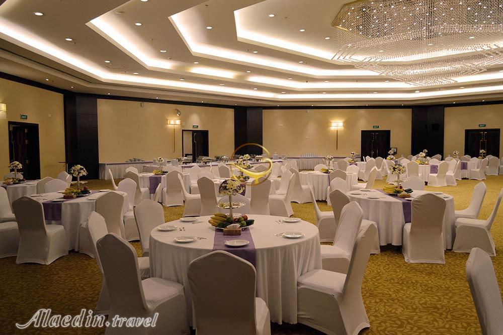 سالن های هتل پارسیان آزادی تهران | علاءالدین تراول