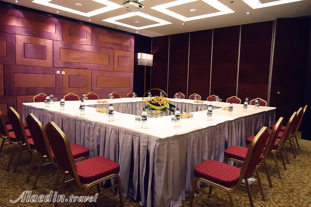 سالن های هتل پارسیان آزادی تهران | علاءالدین تراول