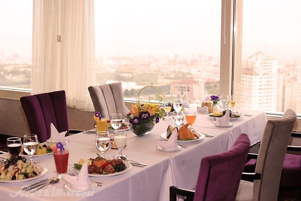 سالن پارسه هتل پارسیان آزادی تهران | علاءالدین تراول