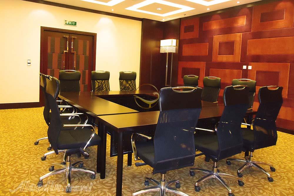 سالن زمرد هتل پارسیان آزادی تهران | علاءالدین تراول