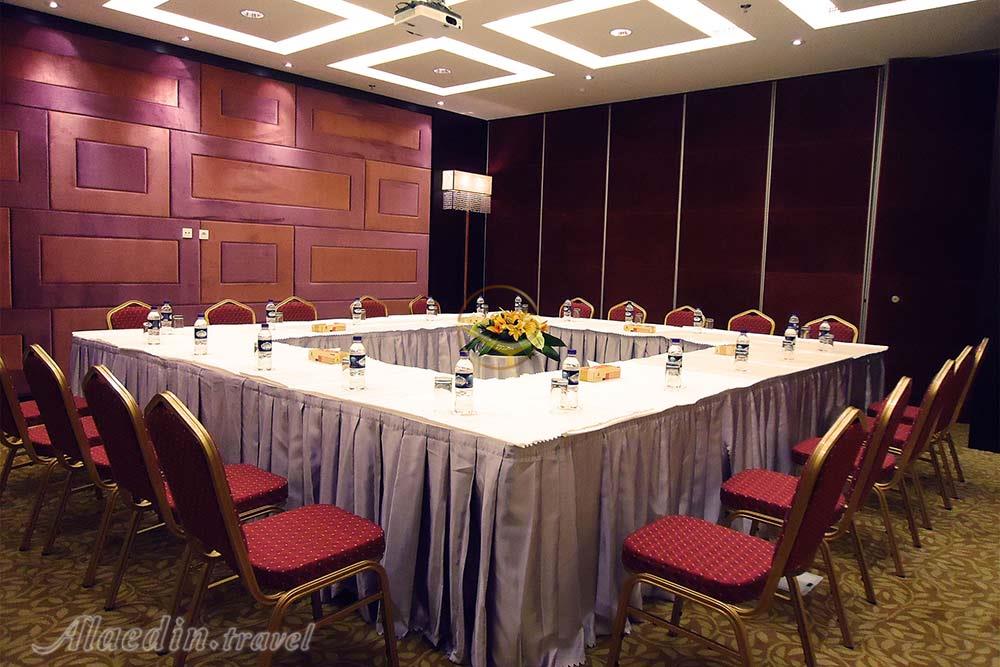 سالن زمرد هتل پارسیان آزادی تهران | علاءالدین تراول