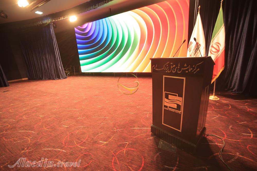 سالن سپهر هتل ارم تهران | علاءالدین تراول