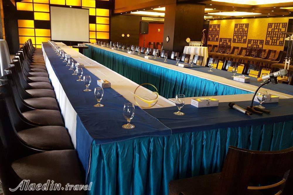 سالن های هتل اسپیناس تهران | علاءالدین تراول