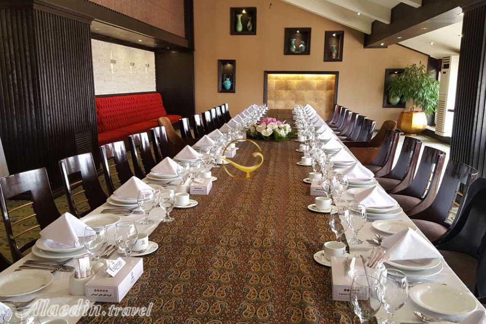 سالن های هتل اسپیناس تهران | علاءالدین تراول