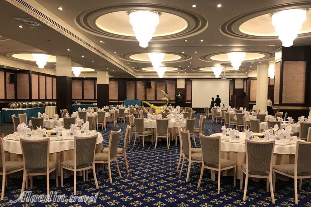 سالن های هتل اسپیناس تهران | علاءالدین تراول